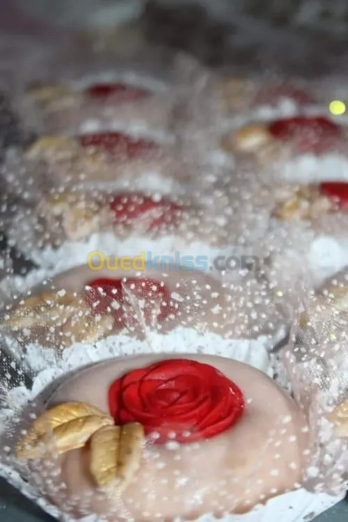 Gâteau traditionnelle et sec sur comma