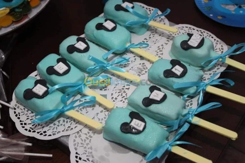 Gâteau traditionnelle et sec sur comma