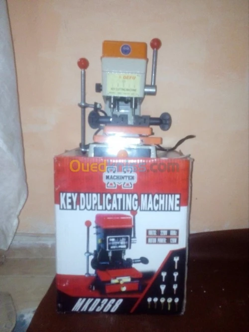 Machine matriculation / Machine clés 