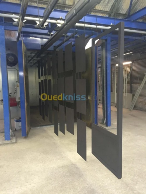 Peinture époxy électrostatique au four