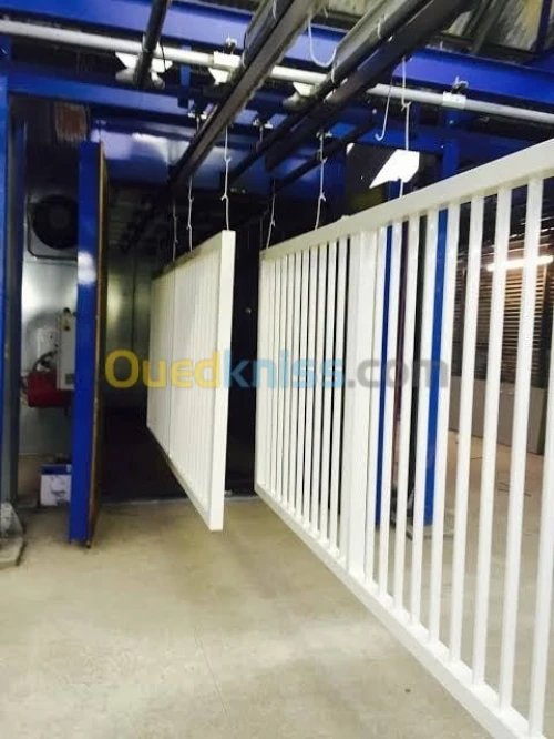 Peinture époxy électrostatique au four