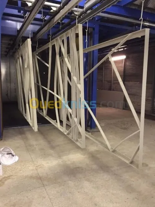 Peinture époxy électrostatique au four