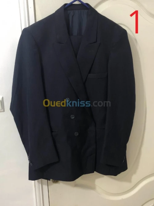 Costumes Forlux, Perre Cardi