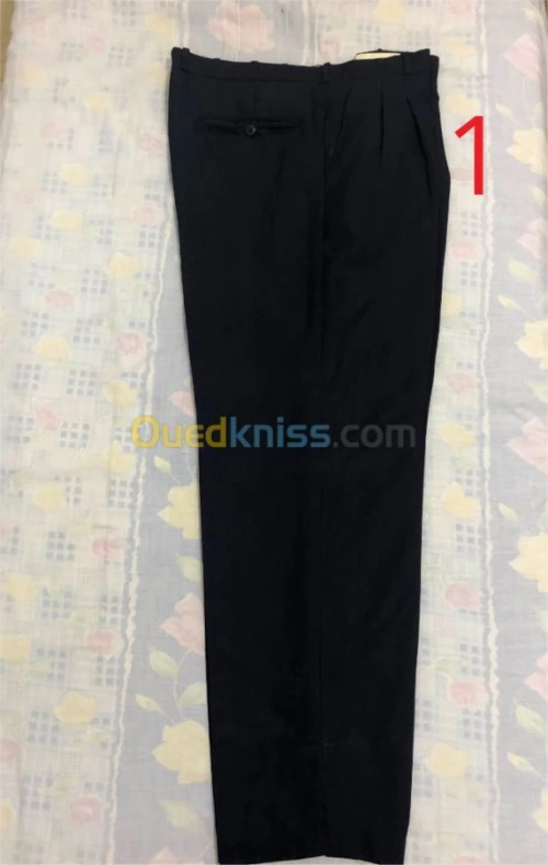 Costumes Forlux, Perre Cardi