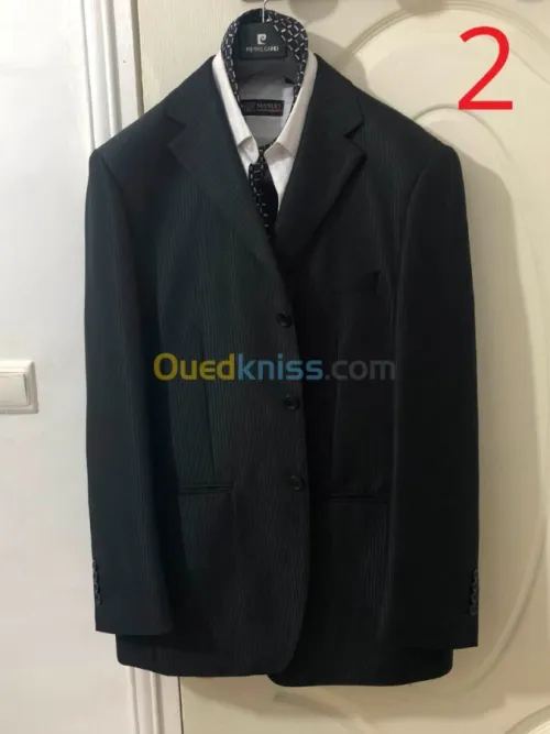 Costumes Forlux, Perre Cardi