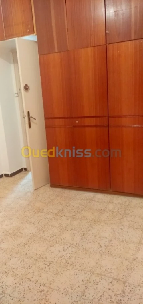 Location Appartement F4 Mostaganem Sidi ali