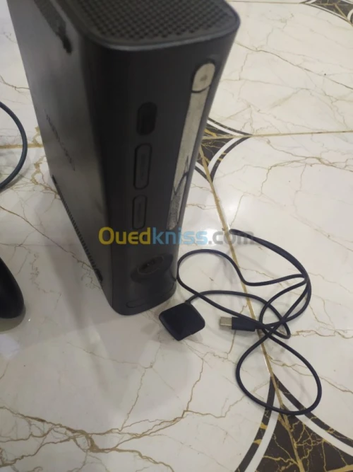 XBOX 360 + 27 DVD