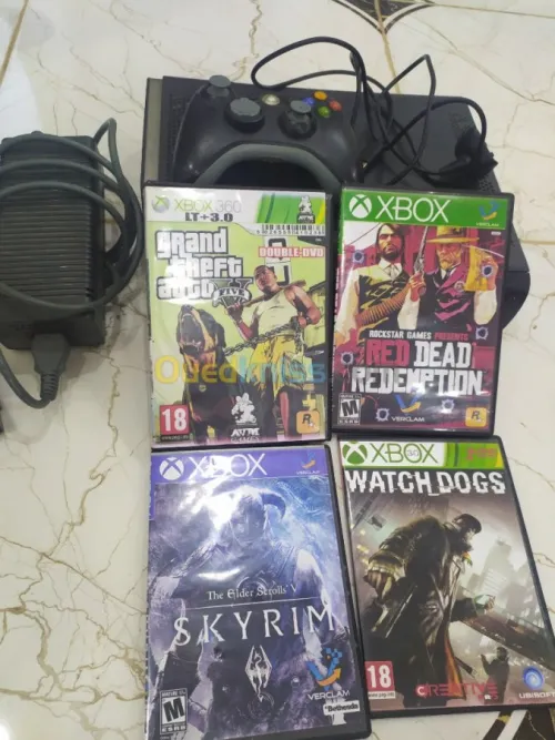 XBOX 360 + 27 DVD