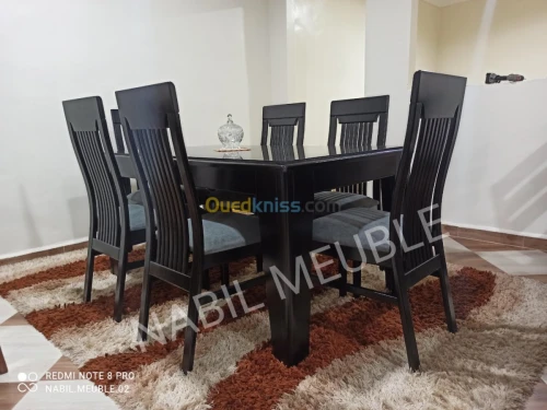 Table Hêtre 100% avec 6 chaises noire
