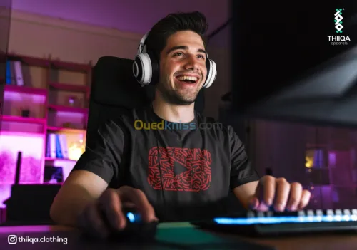 أقمصة متجر ثقة بالخط العربي الحر 