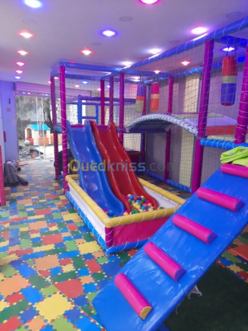 Manege interieur indoor playground 