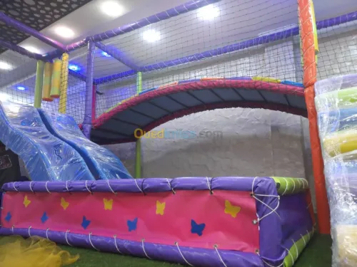 Manege interieur indoor playground 