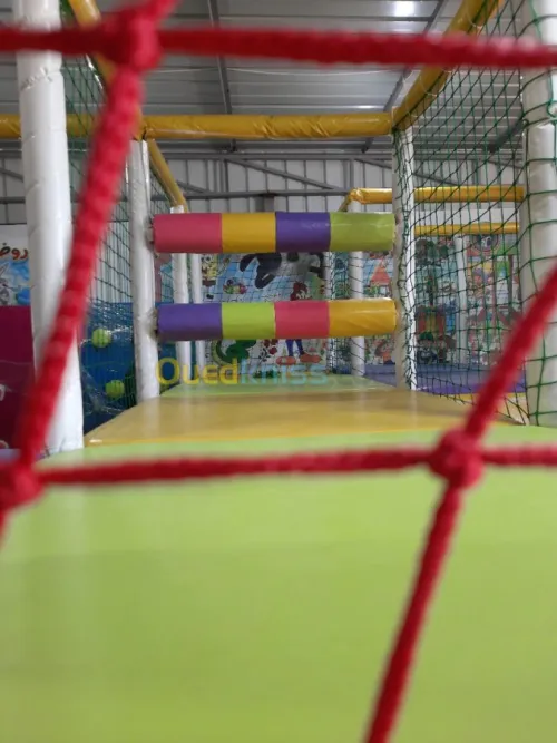 Manege interieur indoor playground 