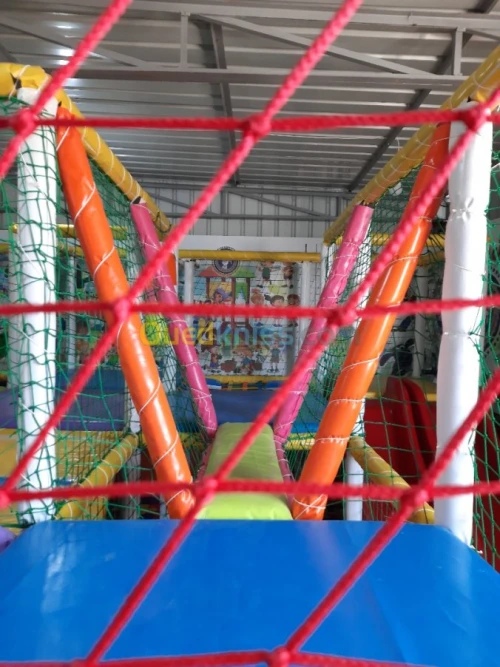Manege interieur indoor playground 