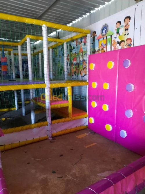 Manege interieur indoor playground 