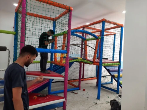 Manege interieur indoor playground 