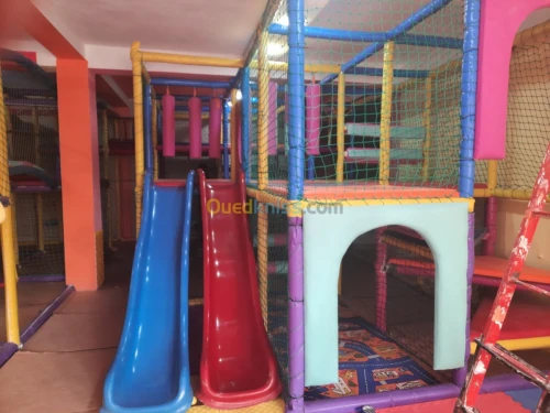 Manege interieur indoor playground 