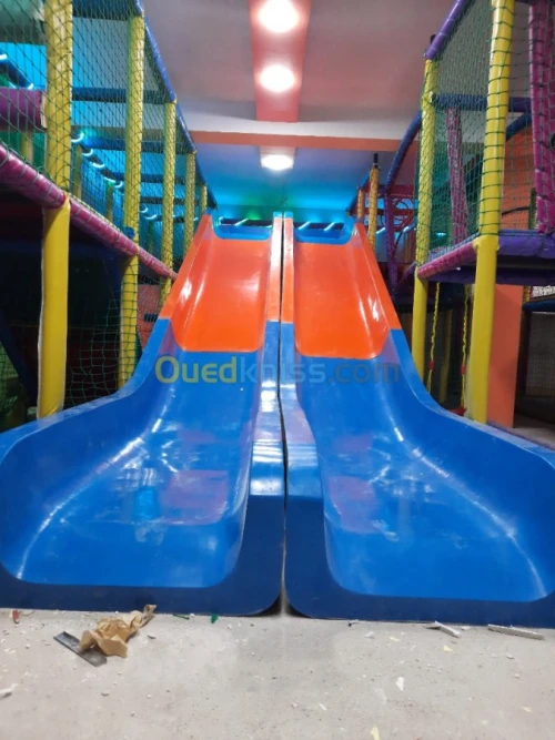 Manege interieur indoor playground 