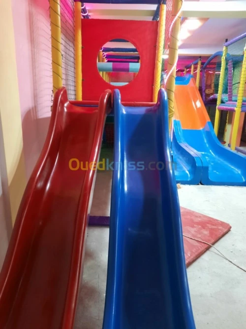 Manege interieur indoor playground 