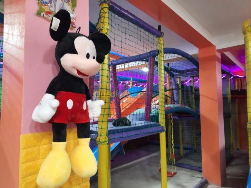 Manege interieur indoor playground 