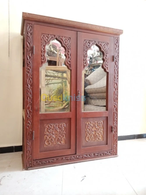 2 vitrines style mauresque en Acajou sculpté LIQUIDATION