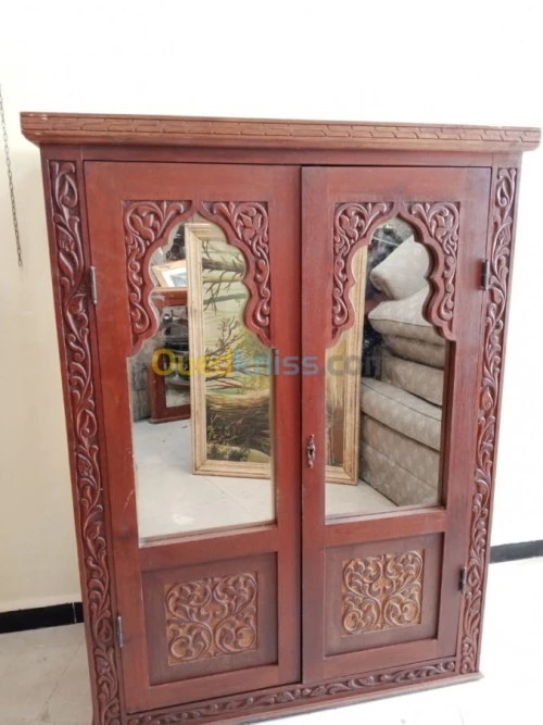 2 vitrines style mauresque en Acajou sculpté LIQUIDATION