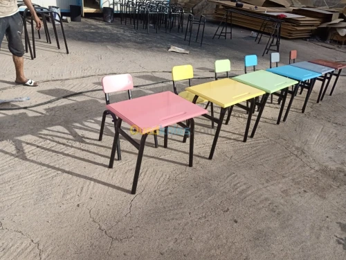 Table d'enfants 