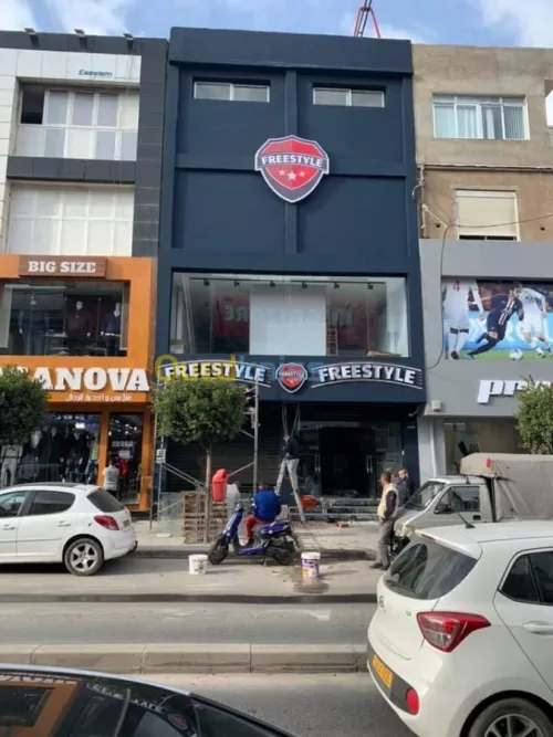 Fabrication de panneaux publicitaires
