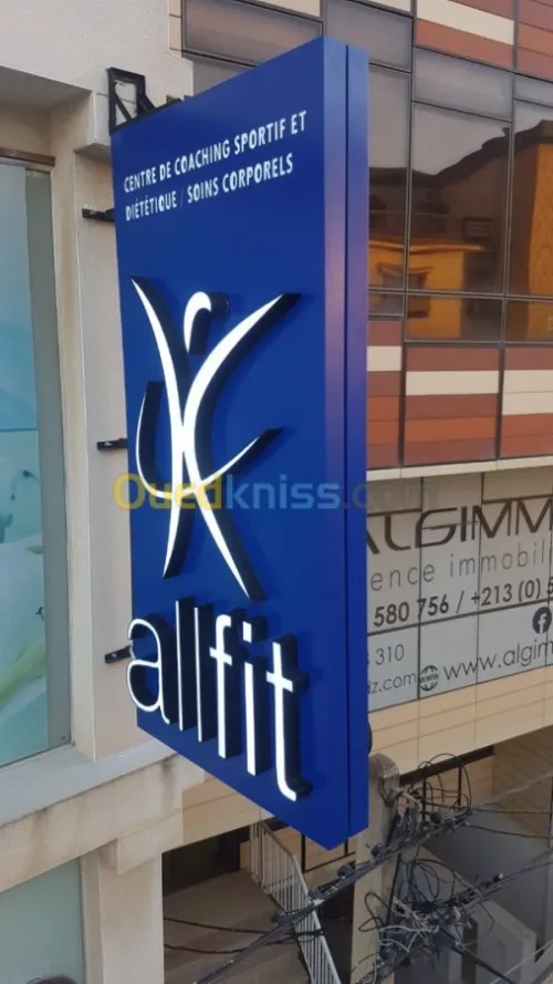 Fabrication de panneaux publicitaires