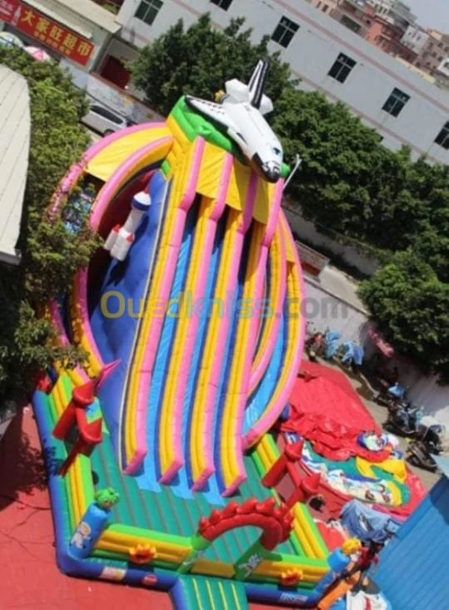 Toboggan et trampoline 