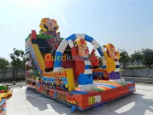 Toboggan et trampoline 