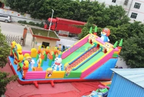 Toboggan et trampoline 