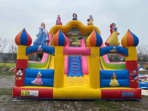 Toboggan et trampoline 