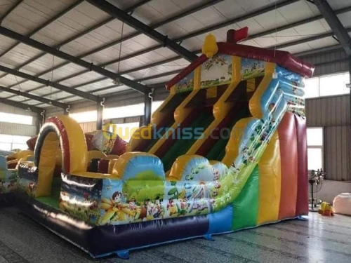 Toboggan et trampoline 