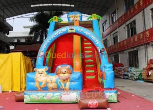 Toboggan et trampoline 