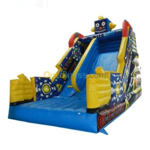 Toboggan et trampoline 