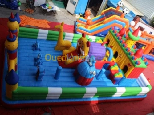 Toboggan et trampoline 