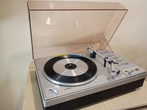 Tourne-disque Philips 660 ZIR