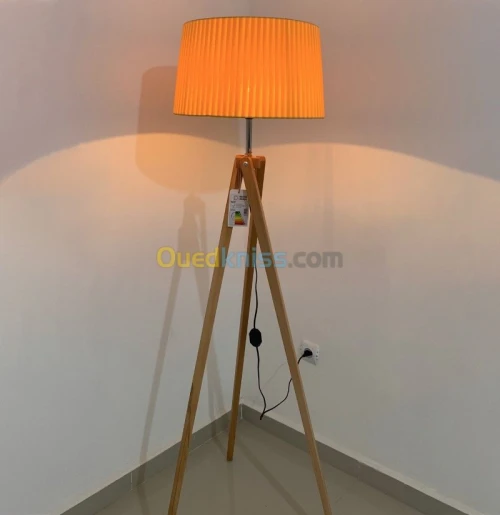  Devinci Design Lampadair Scandinave