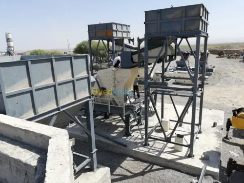 CONCASSAGE ET CRIBLAGE DEPIERRE DUR 