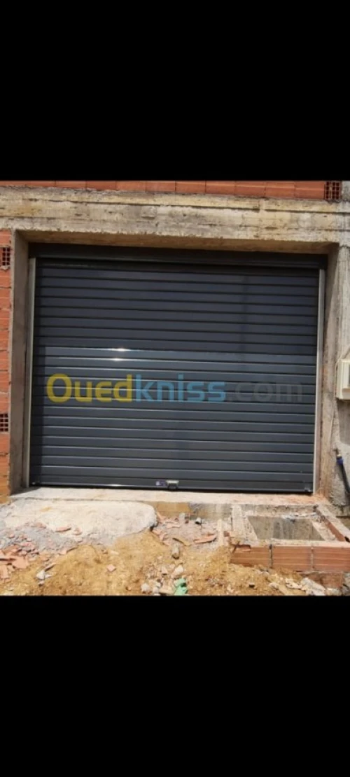 Rideau et porte automatique