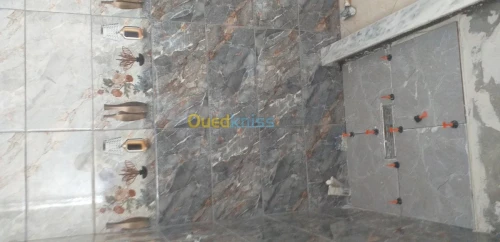 Maçonnerie dal de dol et faïence