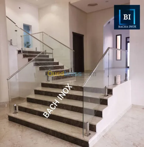 Rampe d'escalier en verre et en inox