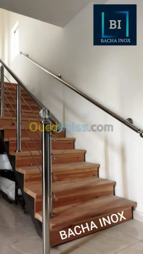 Rampe d'escalier en verre et en inox
