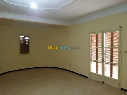 Location Niveau De Villa F4 Ain defla Miliana