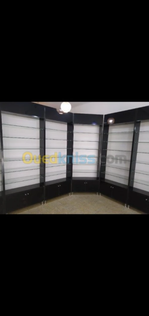 Armoire présentoirs high gloss
