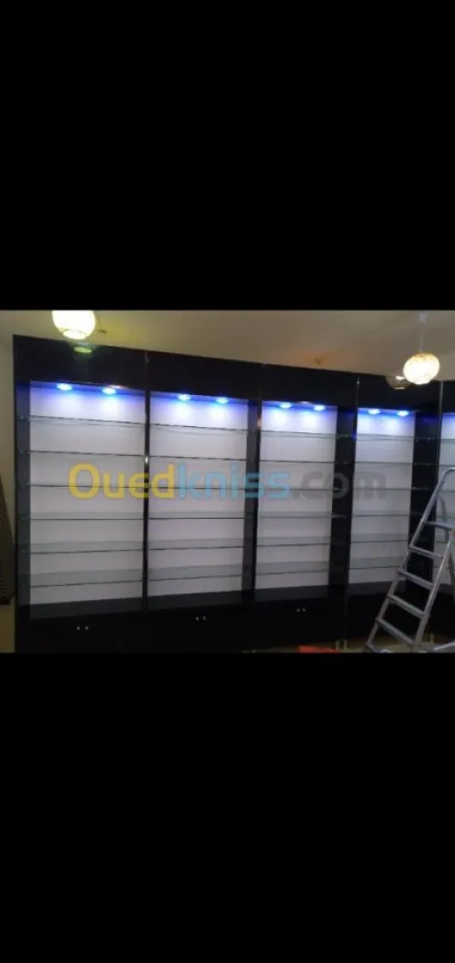 Armoire présentoirs high gloss
