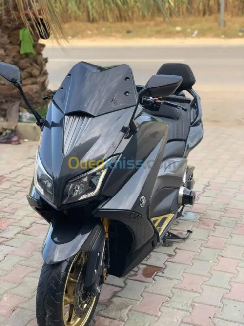 Yamaha Tmax iron 2