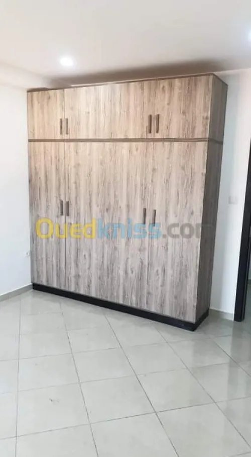 Fabricant des mobiliers domestique