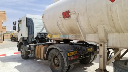 Renault Kerax 380 4×2